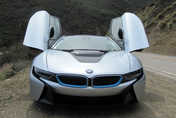 Why BMW I8 is the first choice for luxury car rental?